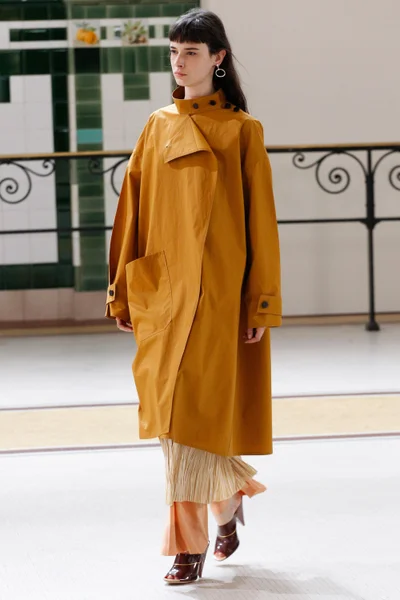 Look 30